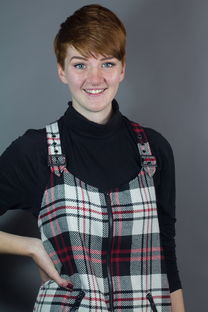 开云网页版-世界冠军许昕近况,现身迪士尼当“保镖”,妻子带俩娃锅盖头抢镜